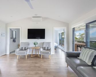 Reflections Holiday Parks Lake Glenbawn - Gundy - Wohnzimmer