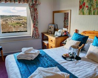The Old White Lion Hotel - Keighley - Bedroom
