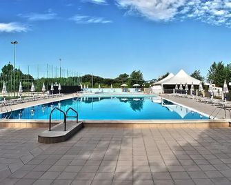 Victoria mobilehome in camping Stella del Sud - Foce Varano - Pool