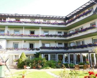 Hotel Aura am Schloss - Bad Pyrmont - Edificio