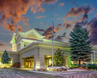 La Quinta Inn & Suites by Wyndham Coeur d`Alene - קר ד'אליין - בניין