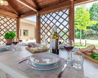 Villa Dell'arco - Sea View, Private Pool & Airco - Sant'Elpidio a Mare - Restaurant