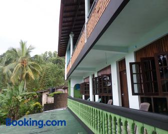 Rathna Gems Halt - Ratnapura - Gebäude