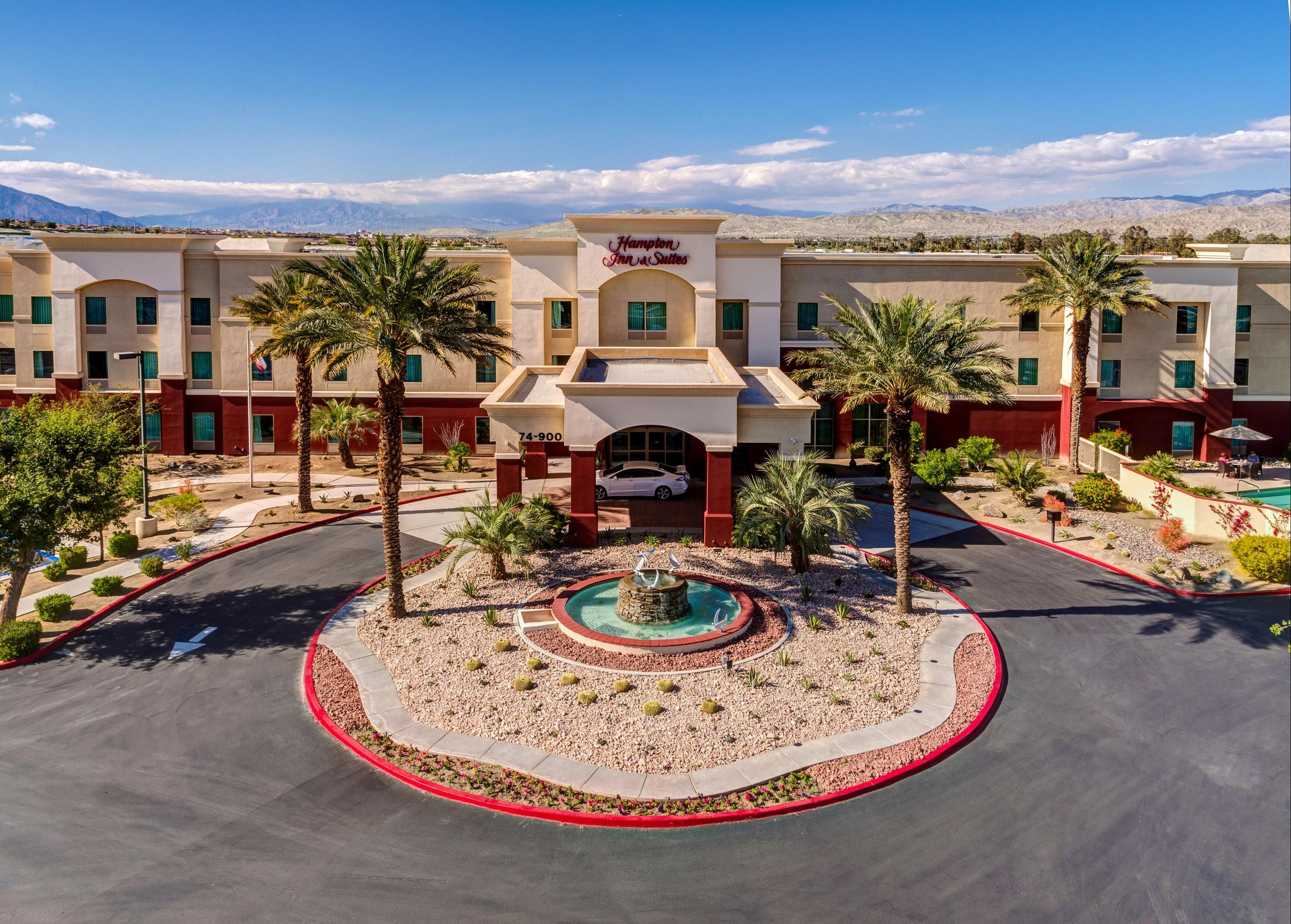 Hampton Inn & Suites Palm Desert - פאלם דזרט - בניין