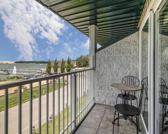 Dunes Waterfront Resort - Mears - Balcony