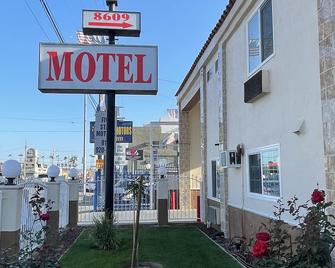 Diamond Inn - Los Angeles - Building