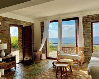 Cosy Philoxenia: Best Location, Great View & Superb Pool - Kato Agios Petro - Sala de estar