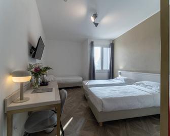 Hotel Donatello - Modena - Camera da letto