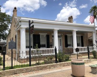 يونيفيرسيتي إن آند سويتس - برونسفيلي (تكساس) - مبنى