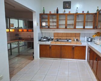 Citadel Bed and Breakfast - Puerto Princesa City - Keuken