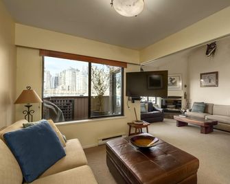 Waterfront two story townhouse with fabulous views - Vancouver - Vardagsrum