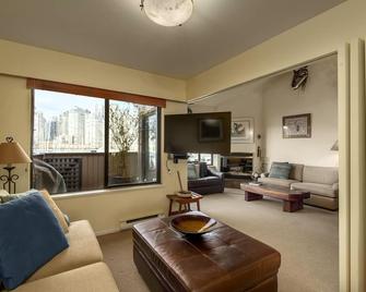 Waterfront two story townhouse with fabulous views - فانكوفر - غرفة معيشة