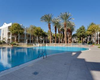 Royal Park Eilat apartments - ไอแลต - สระว่ายน้ำ
