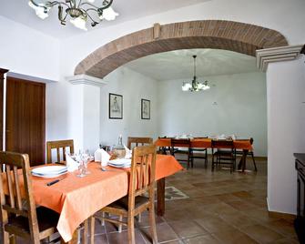 Farmhouse Typical Kitchen Direct Sales Bio Products - Santa Sofia d'Epiro - Restaurante