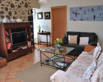 Rural house located in a natural environment in El Hierro - Valverde - Wohnzimmer