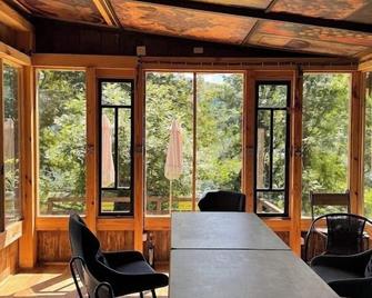 Wine Space - Ambrolauri - Comedor