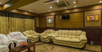 Aaha Airport Hotel - Nedumbassery - Lounge