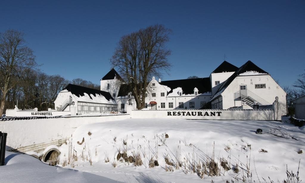 فرو سلوتسهوتل