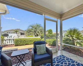 Golf Cart Included - Dog Friendly - Near Lake Sumter and Brownwood - The Villages - Balkon