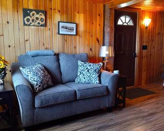 Ol' Miller Farm - Cozy Country Home - Cranberry - Sala de estar