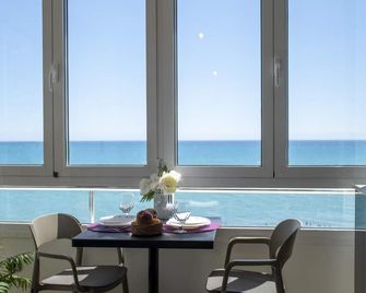 Monkó On The Rock - Torremolinos - Dining room