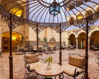 Hotel Ilunion Mérida Palace - Merida - Σαλόνι ξενοδοχείου