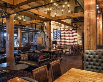 Ultimate Brew City Getaway! City View, Pet-friendly, Near Bradford Beach - Milwaukee - Restaurace