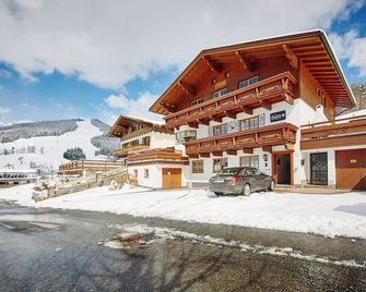 Delfi Ski & Bike Apartments - Saalbach - Gebäude