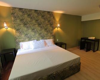 Starmark Hotel - Naga City - Schlafzimmer
