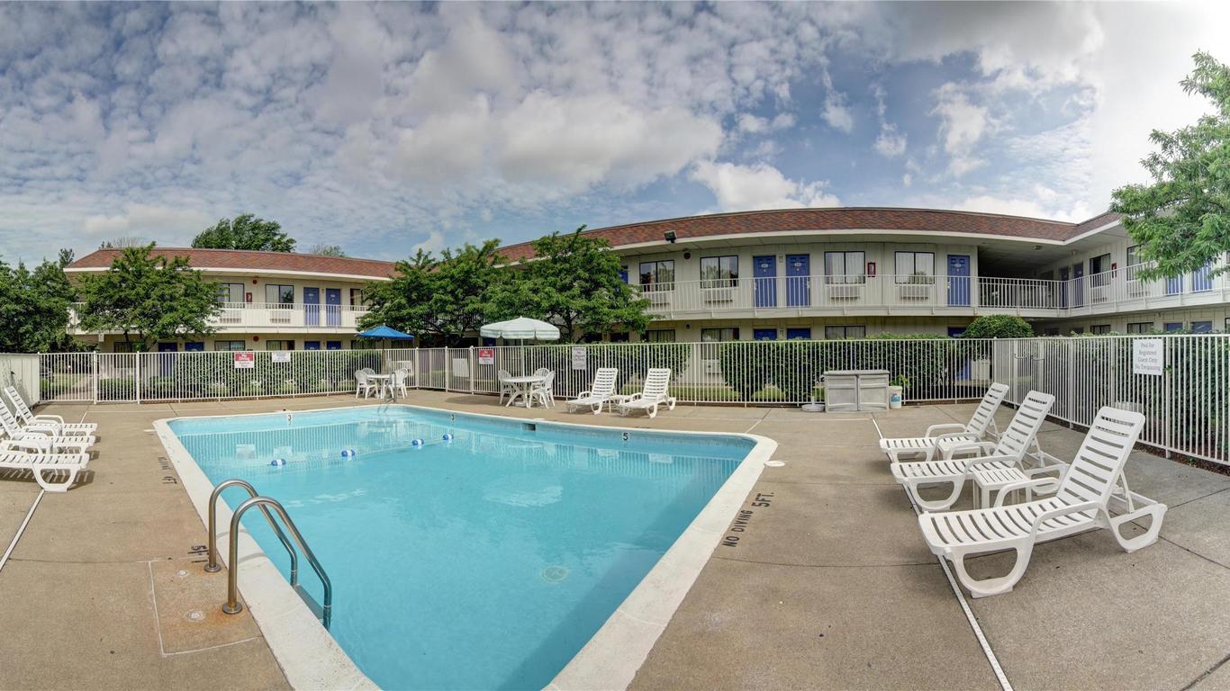 Motel 6 Cleveland West Lorain Amherst