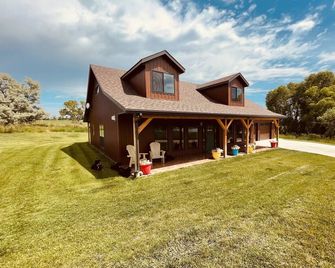 3 bedroom guest house with mountain views in Big Horn, Wyoming - Sheridan - Building