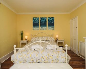 Poppy Cottage - Deal - Bedroom