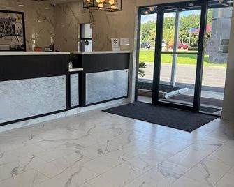 Super 8 by Wyndham Richmond Hill - Richmond Hill - Recepción