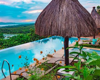 Marqis Sunrise Sunset Resort and Spa - Tagbilaran - Piscine