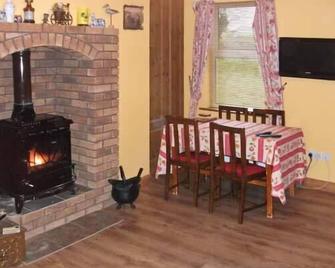 Hazel Cottage, Pet Friendly In Killimor, County Galway - Portumna - Dining room