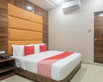 Hotel Blue Executive Near Chhatrapati Shivaji International Airport - Mumbai - Edifício