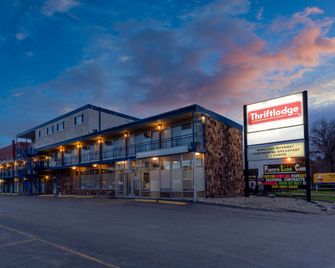 Thriftlodge by Wyndham Regina North - Regina - Edificio