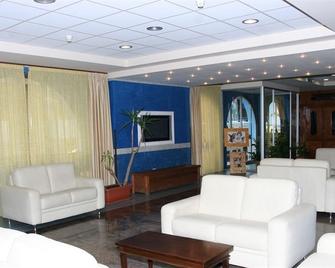 Club Il Gattopardo Sea Palace - Brolo - Lounge