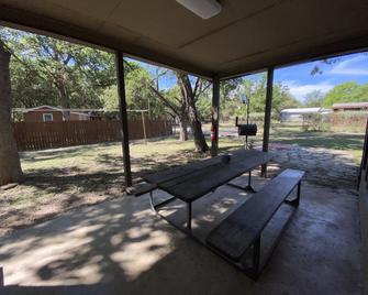 Casa Amigos - Concan - Patio