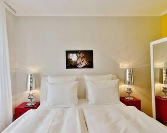 The Suite Hotel Garden - Francoforte - Camera da letto