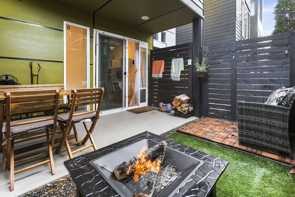 Modern Sustainable Design in Ballard - סיאטל - פטיו