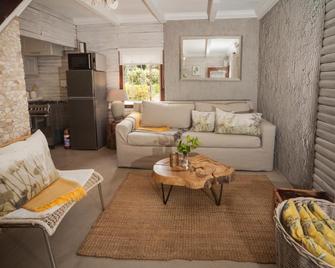 Viewpoint - Cabin 3 - Haenertsburg - Sala de estar