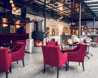 Schlosshotel Neufahrn - Neufahrn in Niederbayern - Lounge