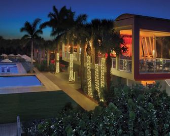 Resort with 2 bedrooms and AC in lovely Marco Island - Marco Island - Pool
