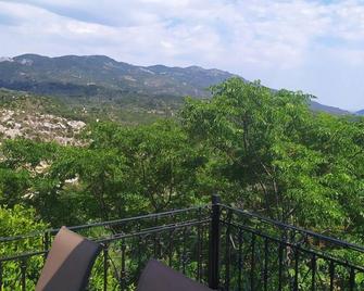 Evdokia s Samos Home - Samos - Balcon