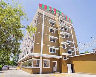 Wises Hotel - Chachoengsao - Будівля