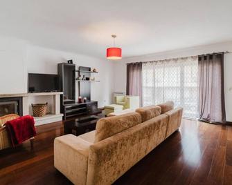 Deluxe Sea View Pool Villa - Esposende - Wohnzimmer