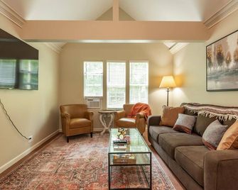 Beautiful New Cottage w/ Endless Hilltop Views - Paoli - Sala de estar