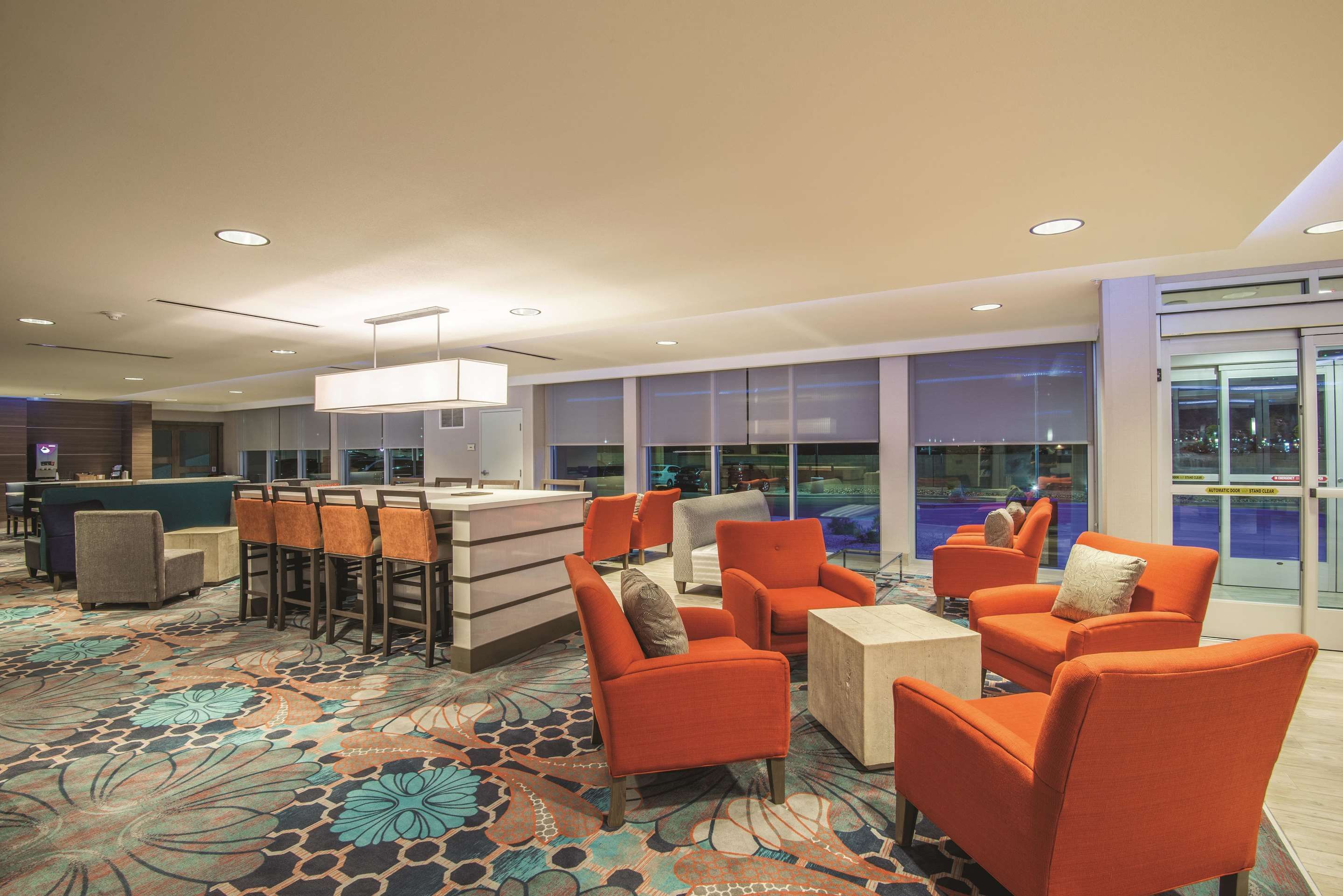 Lounge view of La Quinta Inn & Suites by Wyndham Kingman