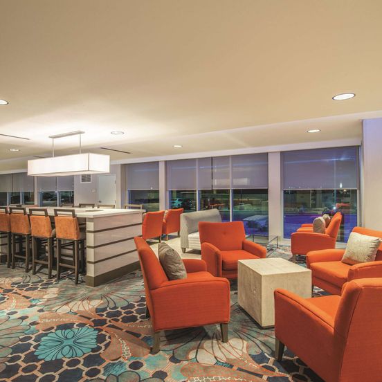 Lounge view of La Quinta Inn & Suites by Wyndham Kingman